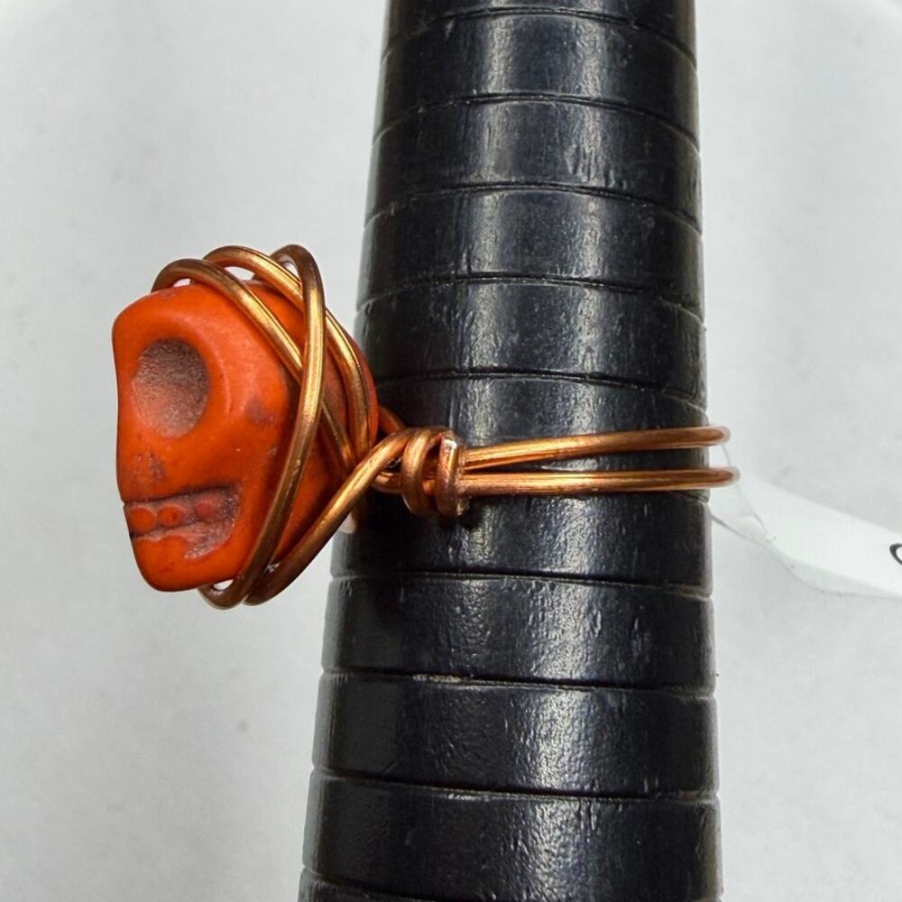 Orange skull mummy ring copper wire wrap handmade - Picture 4 of 4